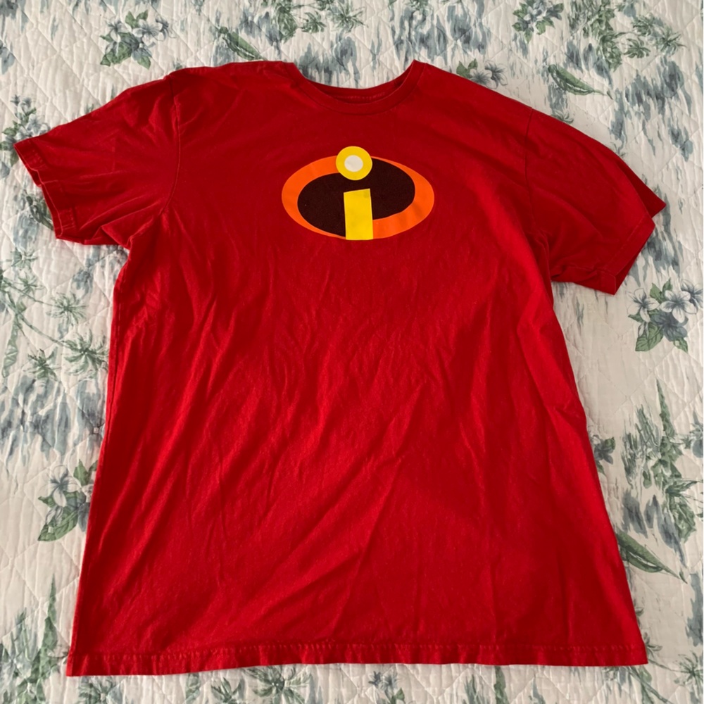 Disney Parks Incredibles T Shirt Red L Short Sleeve Tee - Picture 2 of 4